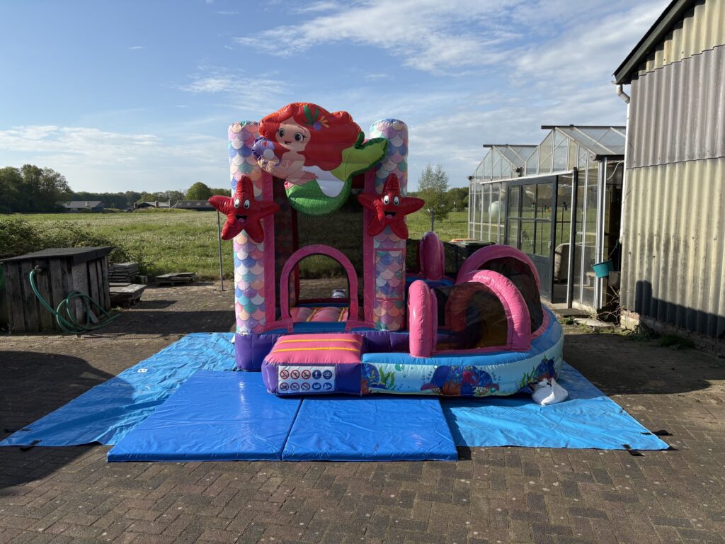 Zeemeermin Mini springkussen met glijbaan vooraanzicht