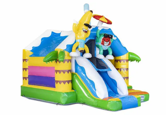 Schuin vooraanzicht van het Summer Party springkussen met glijbaan - Springplezier Zwolle